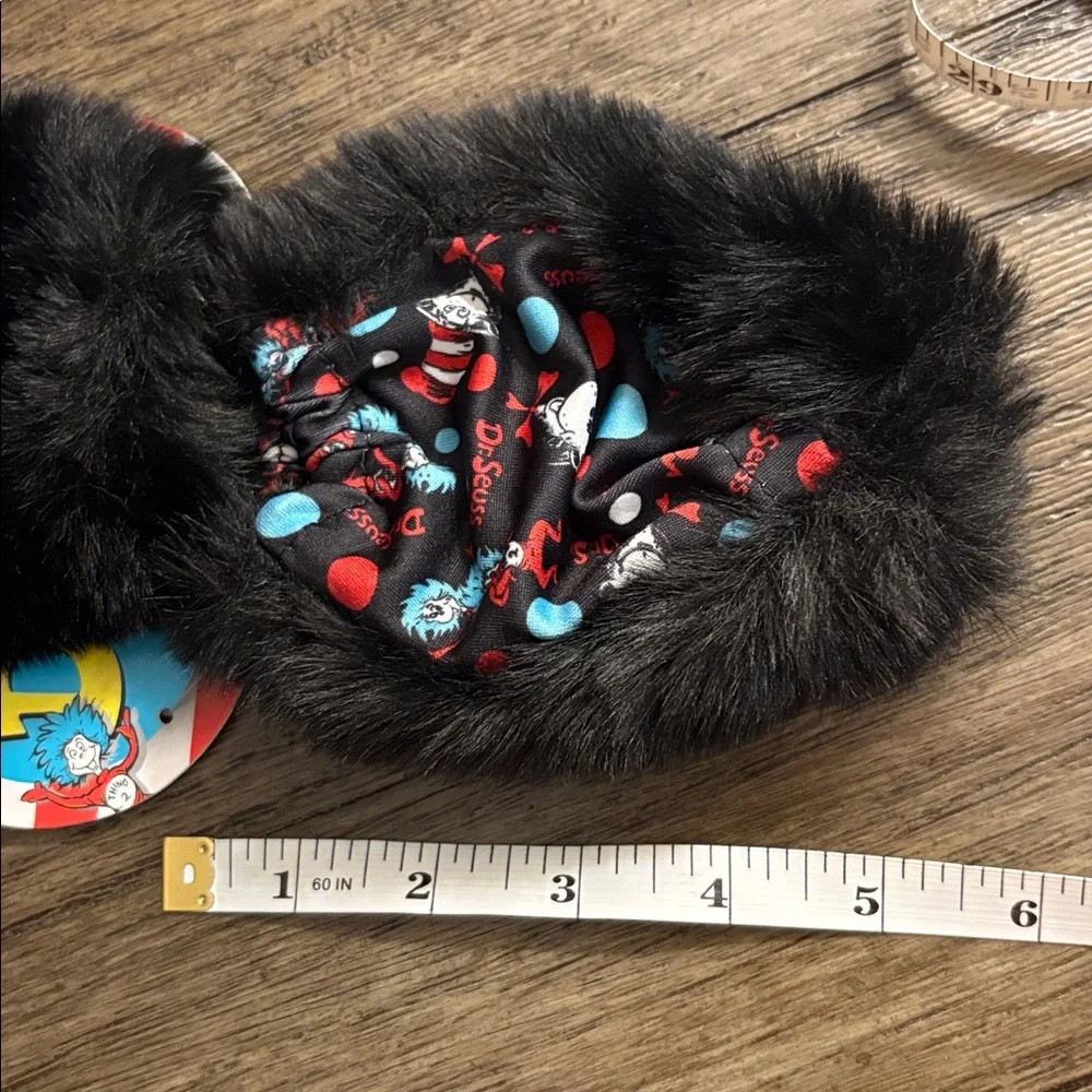 NWT [Elope] Dr. Seuss The Cat in the Hat Fingerless Faux Fur Glove Paws One Size